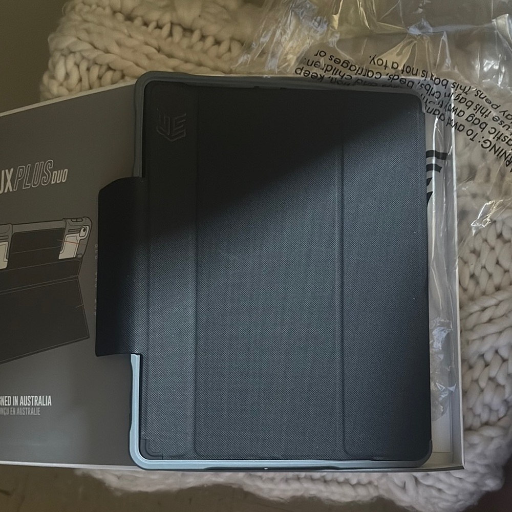 Dux Plus Duo Case for iPad 7th Generation - Black-gray - Picture 7 of 10